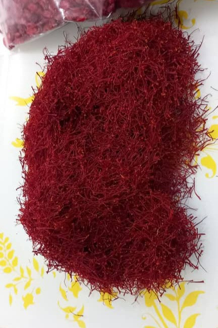 زعفران نگین سنتی درجه یک بسته بندی یک گرمی